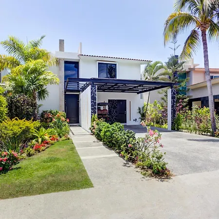 El Tigre, Mariposa Villas With Private Pool